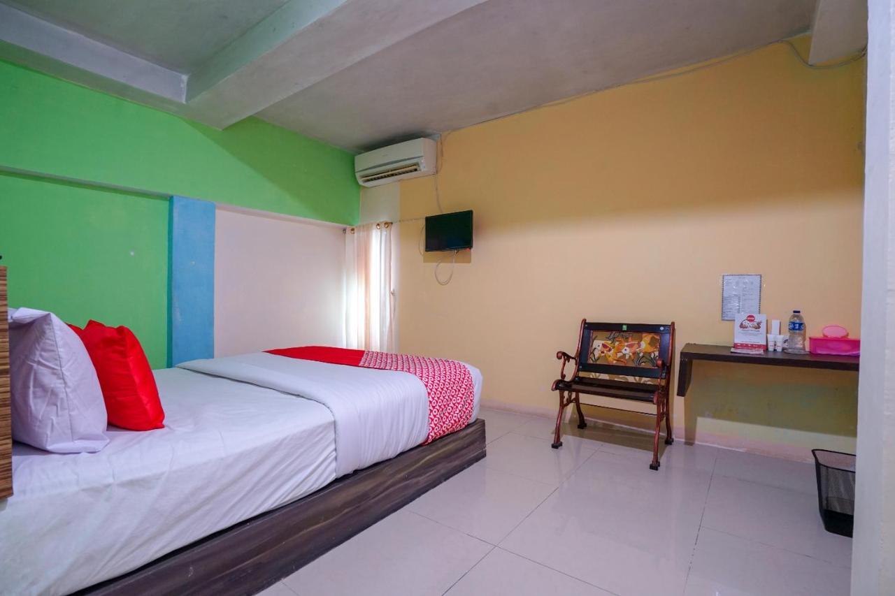 Oyo 1495 Hotel Lendosis Palembang Exterior foto