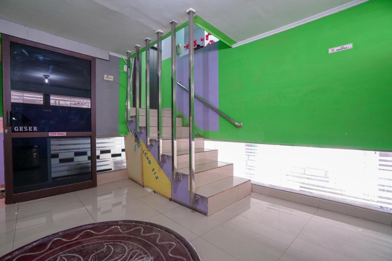 Oyo 1495 Hotel Lendosis Palembang Exterior foto